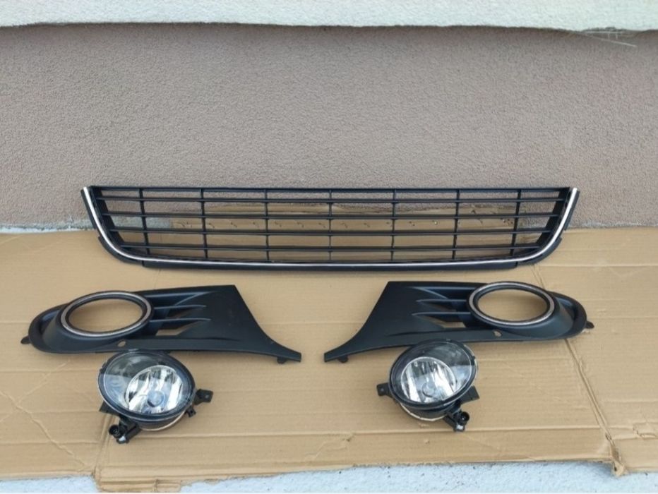 Grile bara fata Vw Golf 6 hackback si combi 2008-2012