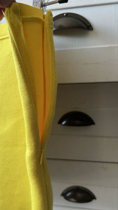 Нова дамска пола Dsquared2 размер S