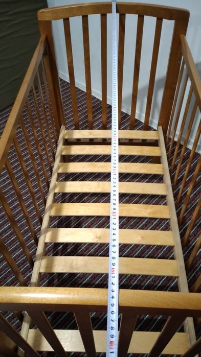 Манеж из дерева.