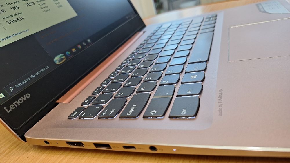 Laptop Lenovo 520S metalic Intel i5 8thGen impecabil
