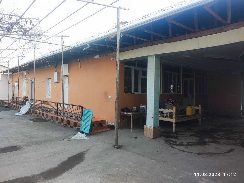 Hovli uy qo'shimcha bog'i bilan