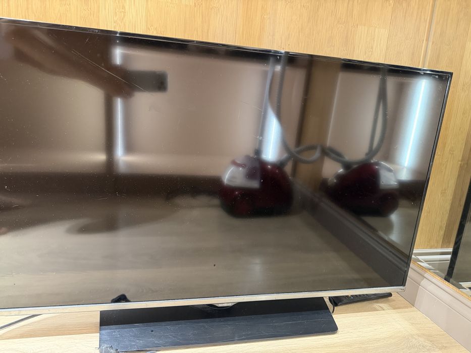 _телевизор продается самсунг 40 (101 см)_