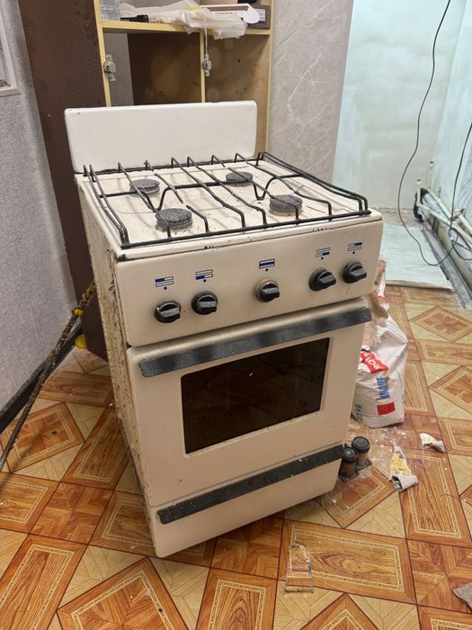 Продам газовый плиту б/у в среднем состояние