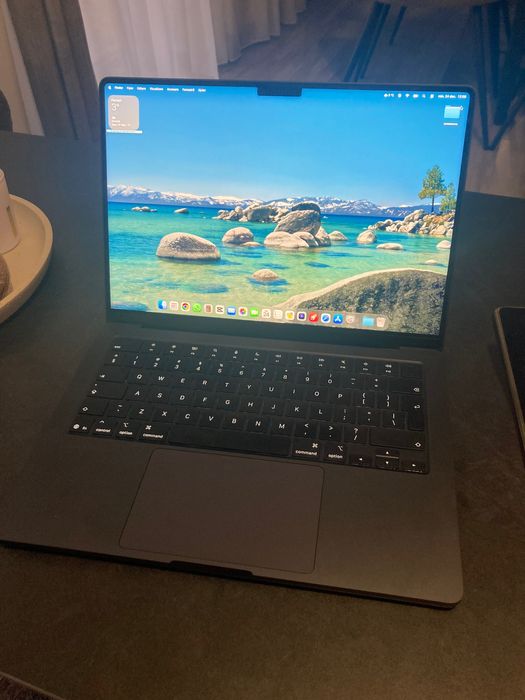 Nou cu factură - MacBook Pro M5, 16GB RAM,  512 GB SSD
