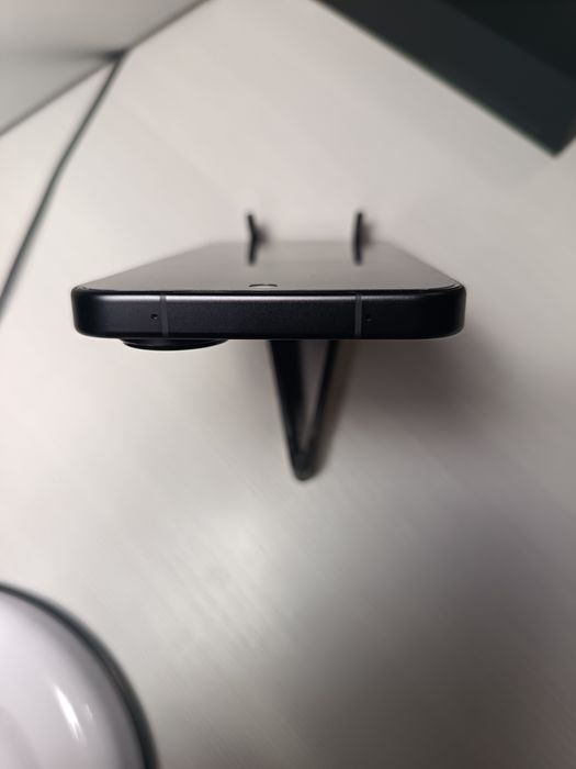 Продам смартфон vivo X200 FE