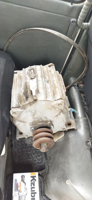 Elektromotor sotiladi