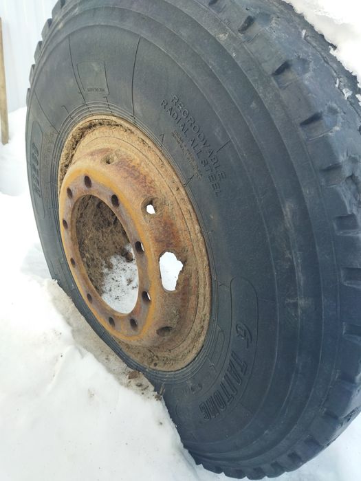 Продам б/у китайскую 12.00 R20