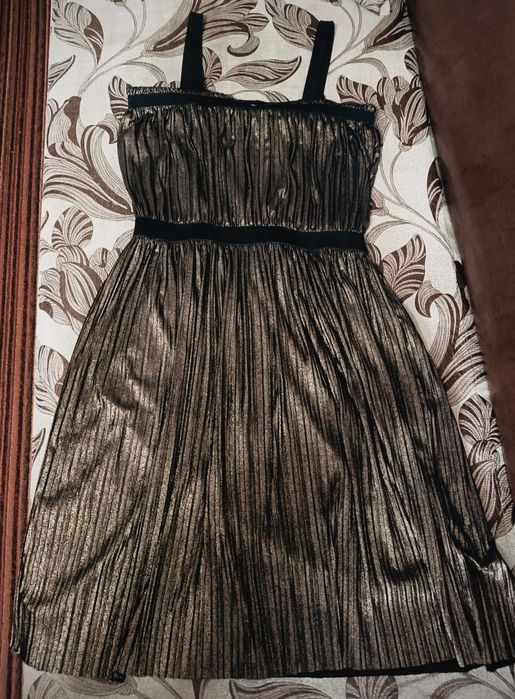 Платье летнее золотисто-чёрное гофрированное р-р 46