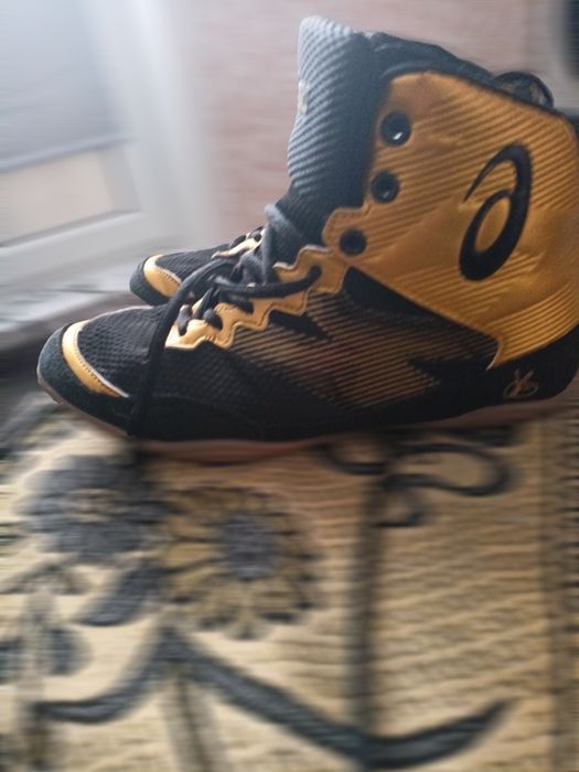 Продам борцовки обувь