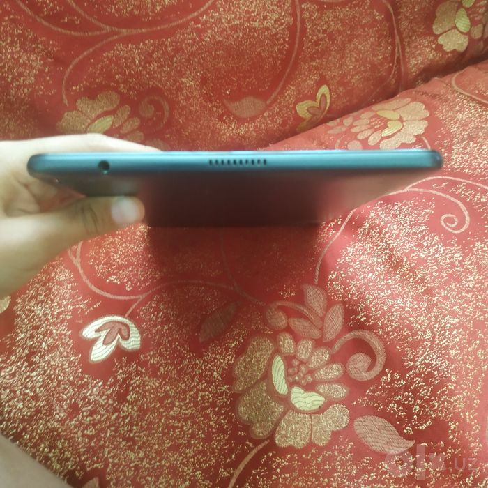 HUAWEI прадаётся