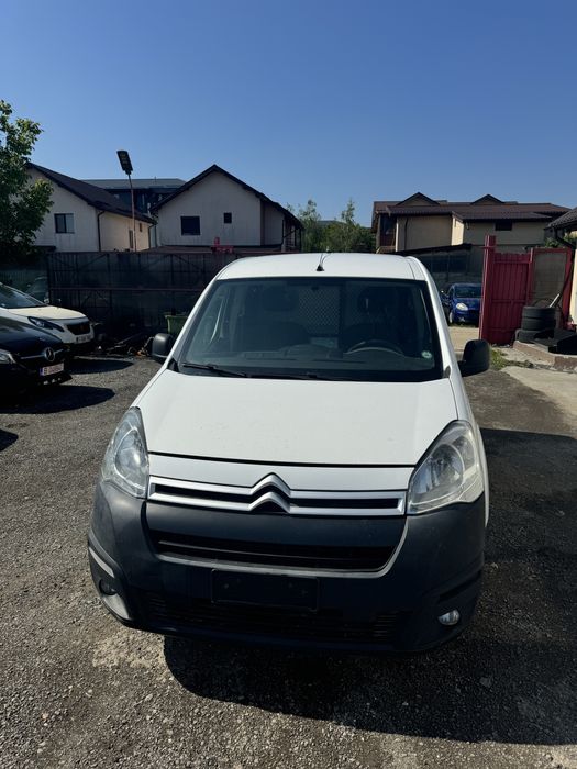 Citroen berlingo, display cu carplay, camera marsarier
