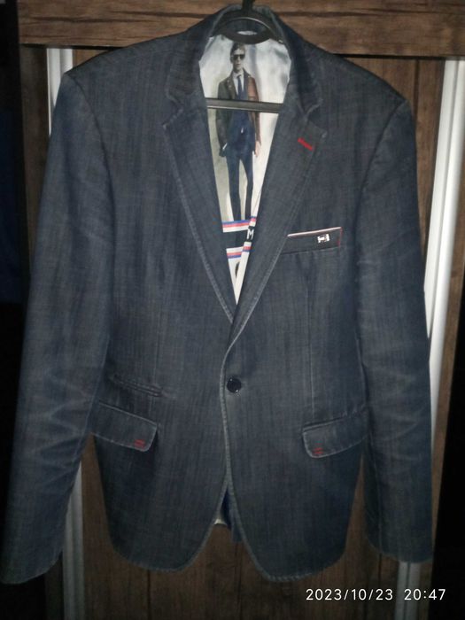 Джинсовый костюм.