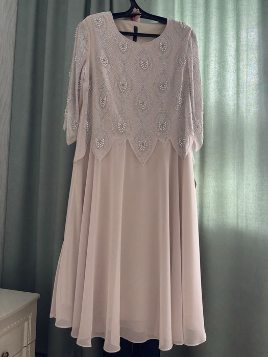 Продам красивое нарядное платье