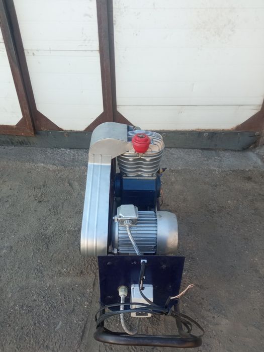 Продам воздушный компрессор СО-7б.