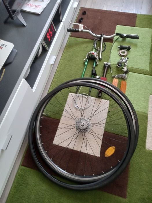 Elemente, biciclete și trotinete