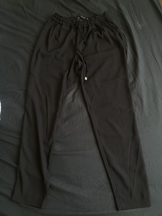 Pantaloni zara.    .