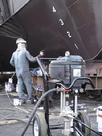 Покраска стен потолков