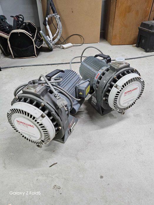 Вакуум помпи Scrollvac SC 15 D (безмаслена спирална вакуум помпа)