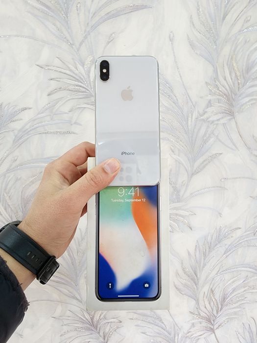 IPhone X 256g ochilmagan sotiladi