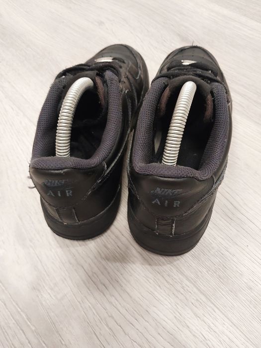 Vând air force 1 si 4 perechi de blugi Bershka