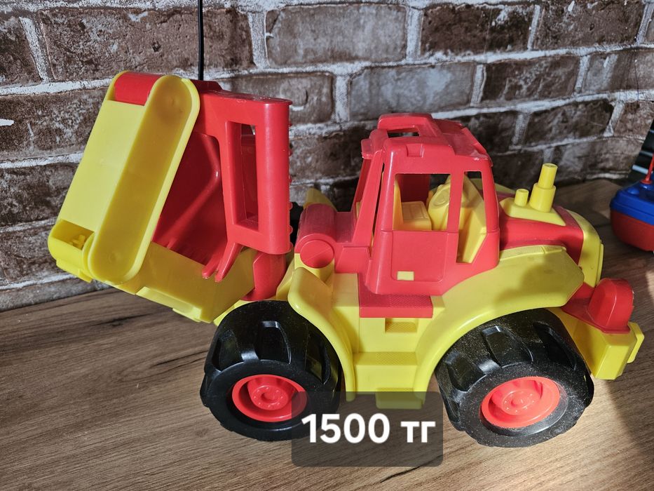 Продам б/у Игрушки