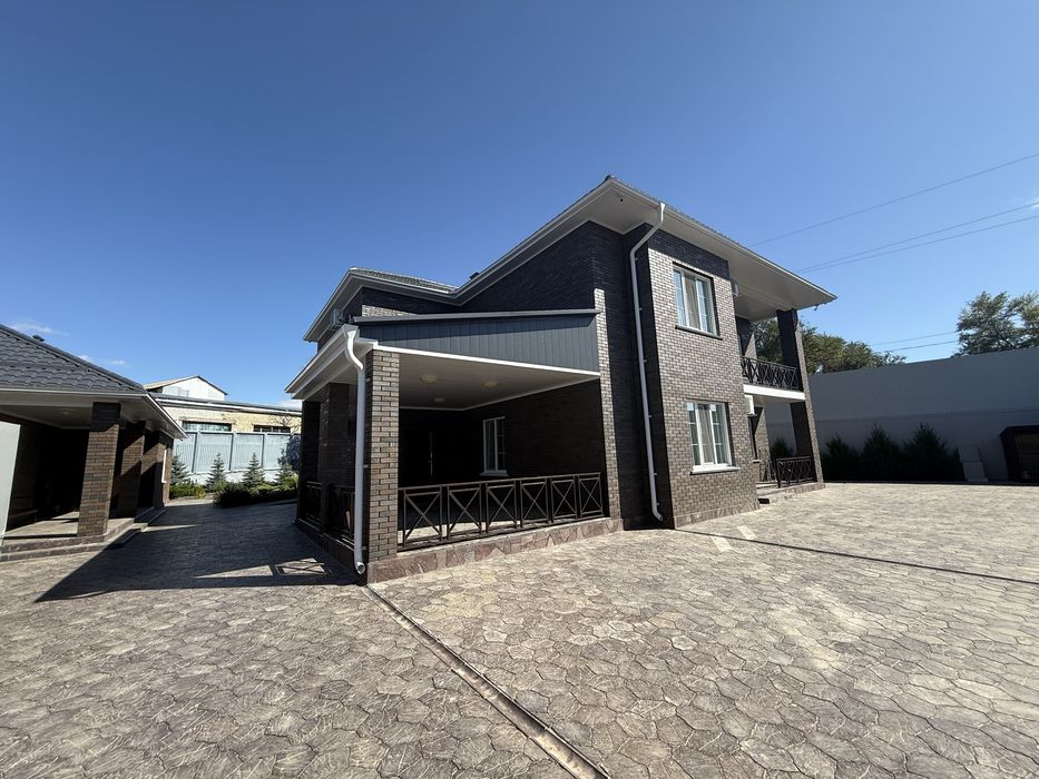 Продажа коттеджа в городе