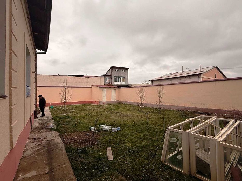 Коттеж 10 сотыхли 6 хонали Мотрит кургонида 150 000уе савдоси бор