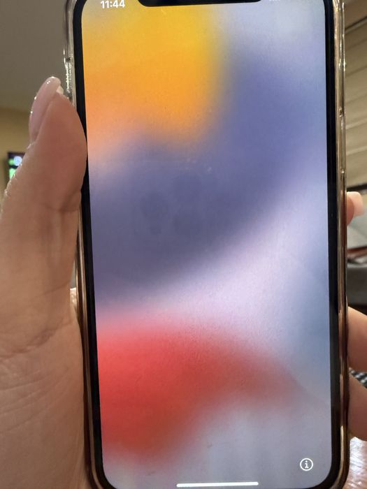 Iphone 12 64GB. Перфектно състояние на батерията.