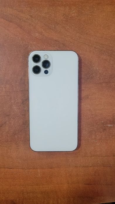 Iphone 12 pro 256гб в отлично състояние