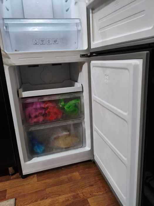 Холодильник почти новый