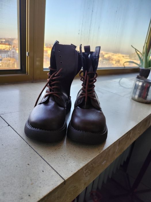 Боти дамски цвят кафяво