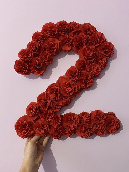 Цифри от рози ръчна изработка