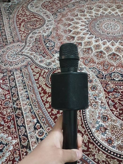 Mikrofon kop iwlatilmagan