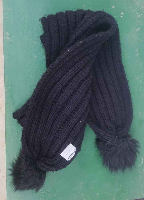 Fular dama cu ciucuri