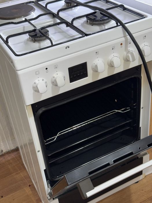 Продам газовую плиту