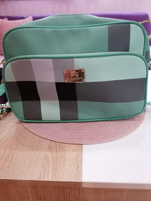 НОВА дамска чанта и раница.