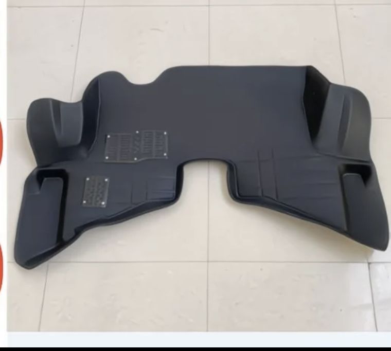 Продам Ковралин и Коврик на торпеду На Т80