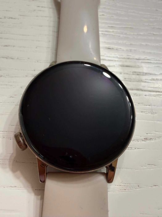Huawei Watch GT 3 42mm с оригинална кутия, зарядно и каишка