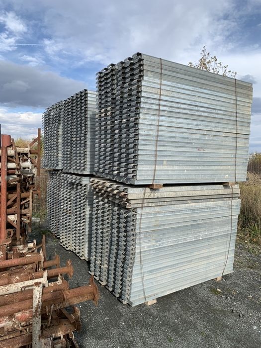 Schela metalica cu podine metalice seminoi