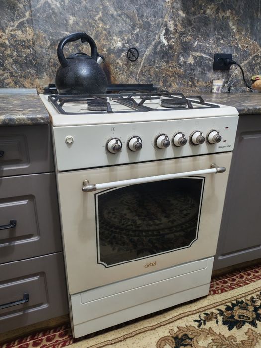 Продам газовую плиту