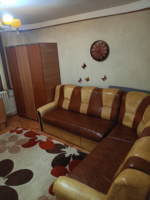 Închiriez garsoniera