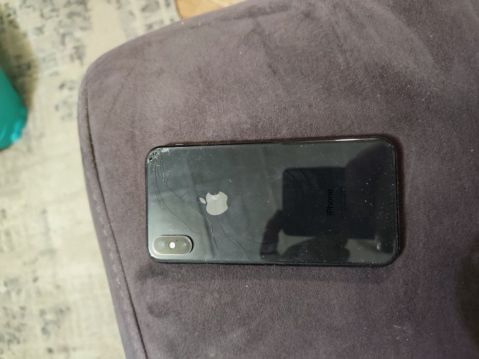 Продам айФон на запчасти