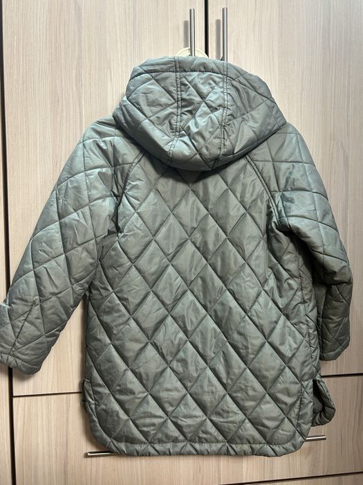 Продам куртку на девочку