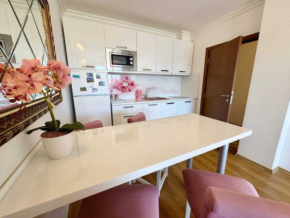 Продава се Двустаен апартамент в к.к. Слънчев бряг - 68 кв.м за 1868 €/кв.м - Снимка #2