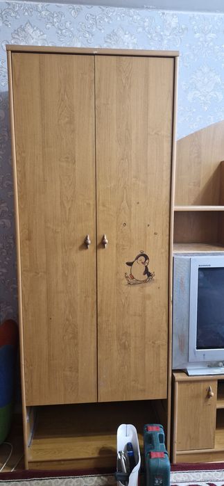 Продаётся стенка б/у