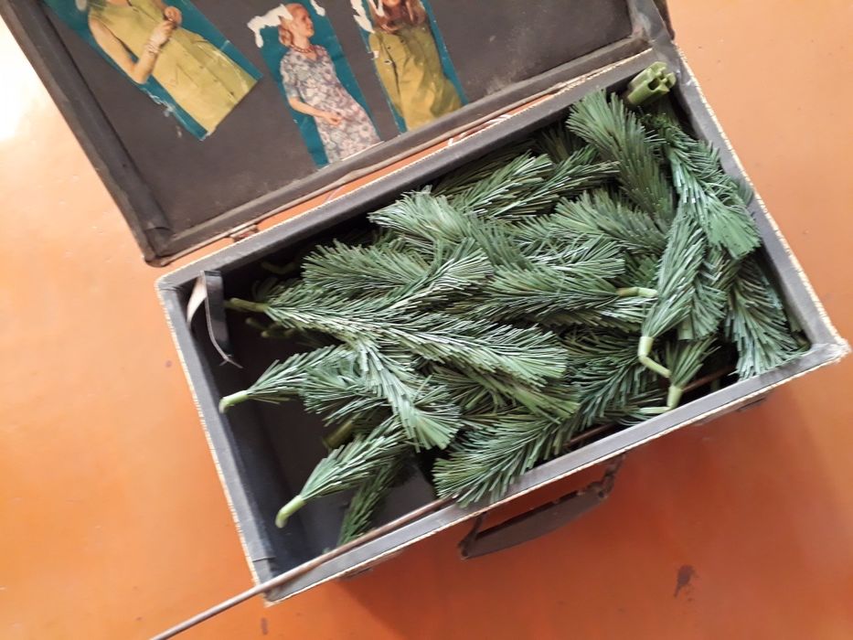 Пластиковая елка полуторометроваяссср.