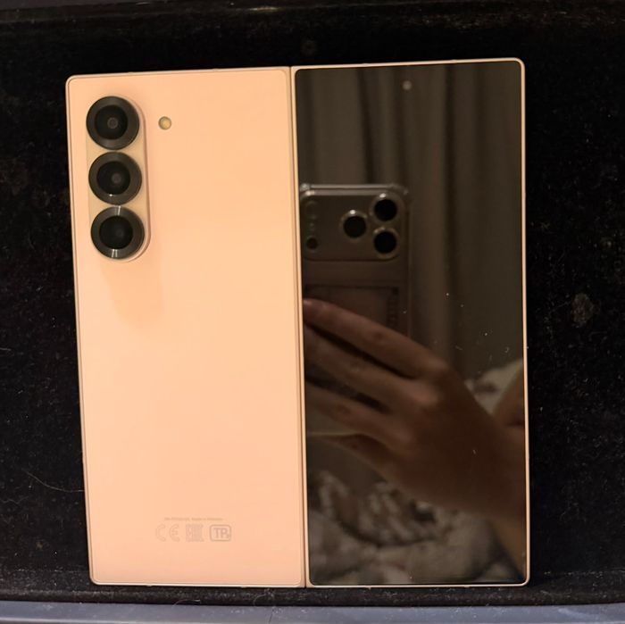 Samsung Z Fold 6