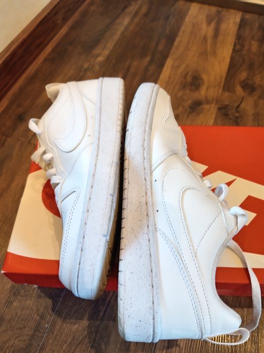 Nike бели маратонки  38