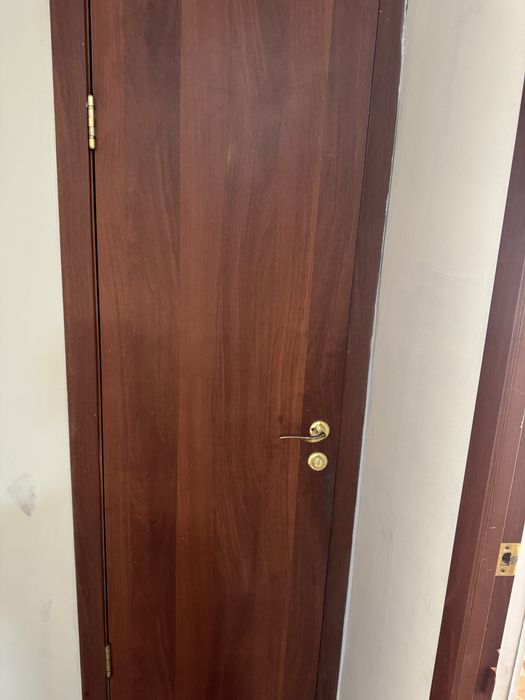 Межкомнатные двери отдам