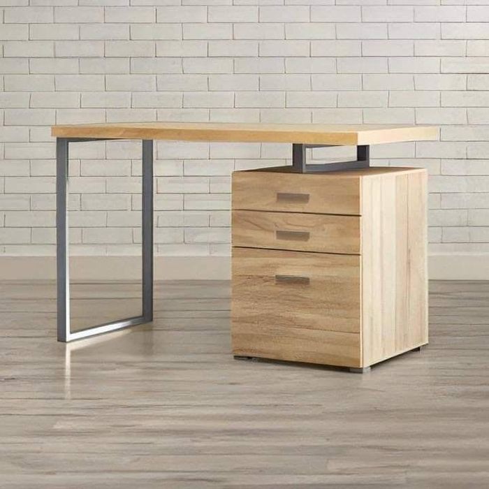 Mebil katta va kichik